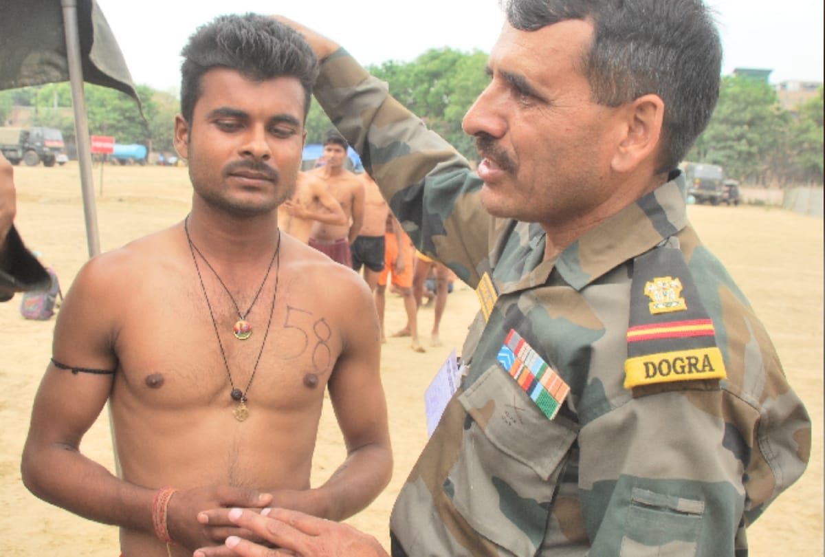 candidate who reach ghaziabad for army selection break his head to increase his height
