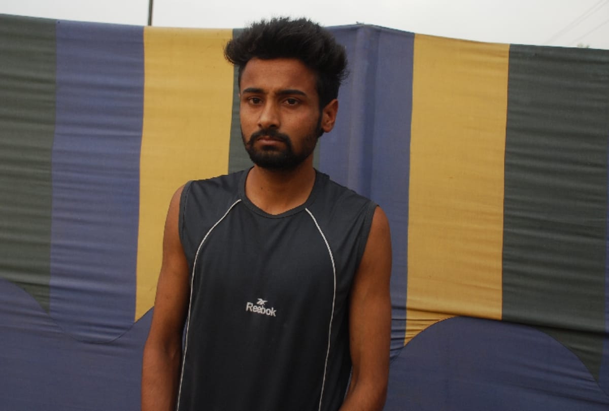 candidate who reach ghaziabad for army selection break his head to increase his height