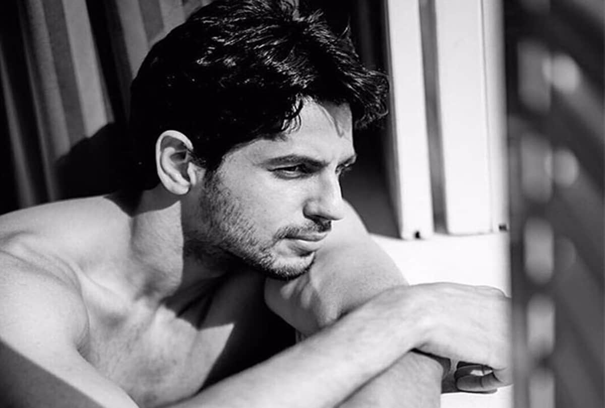 siddharth malhotra wants karrena kapoor as his wife revealed on karan johar show