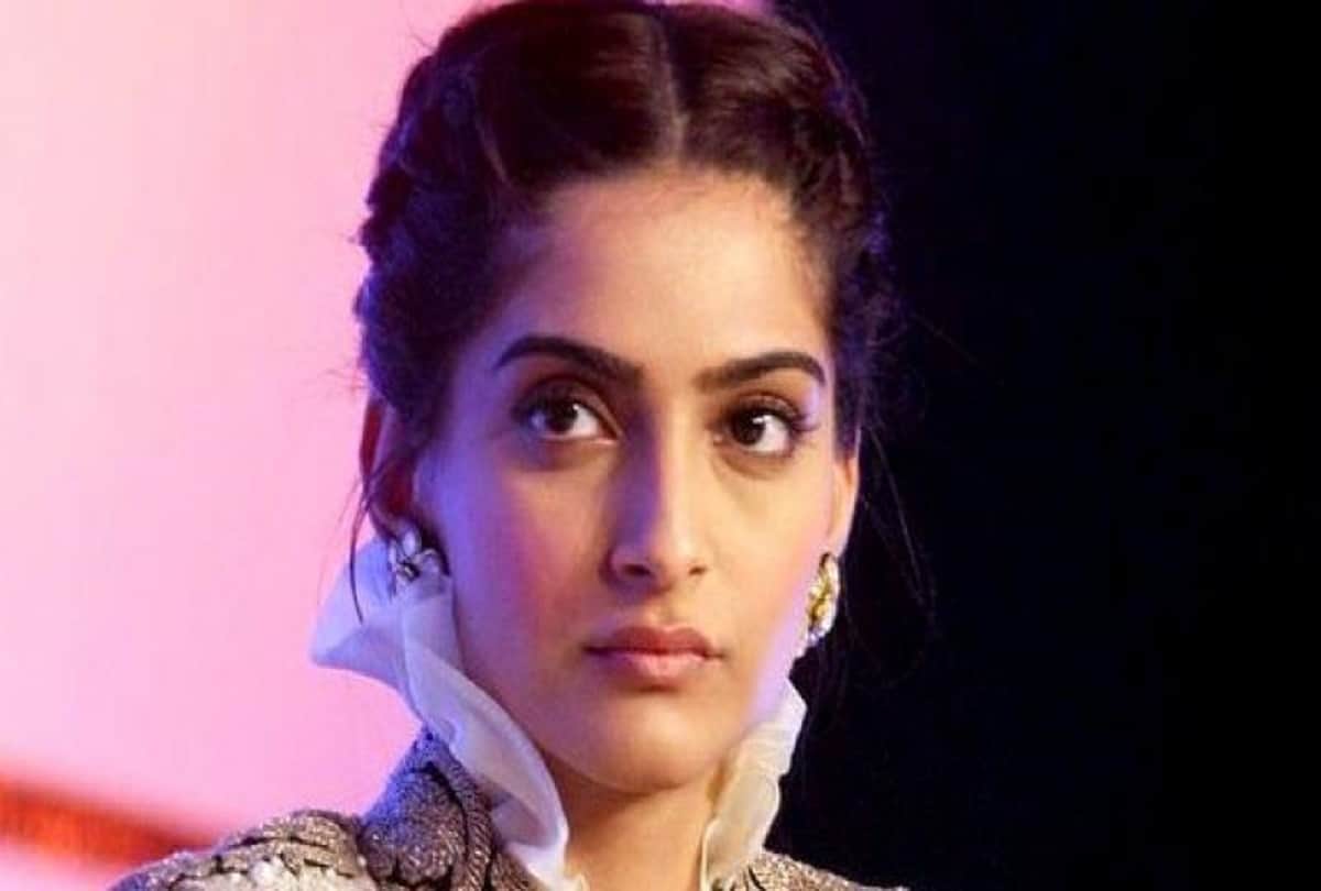 5 times When Sonam kapoor Gets trolled by social media users Besides Aligarh case