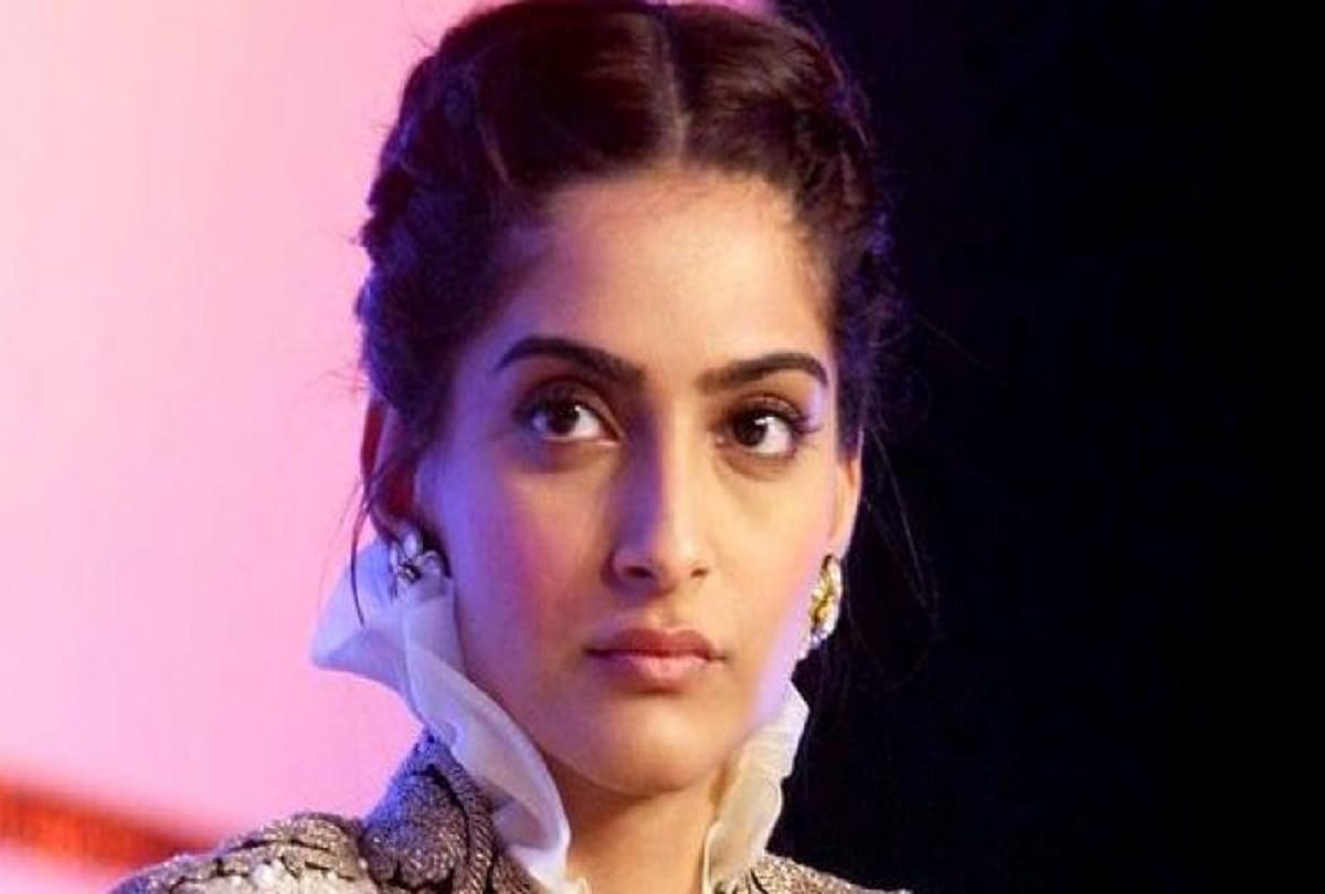 5 times When Sonam kapoor Gets trolled by social media users Besides Aligarh case