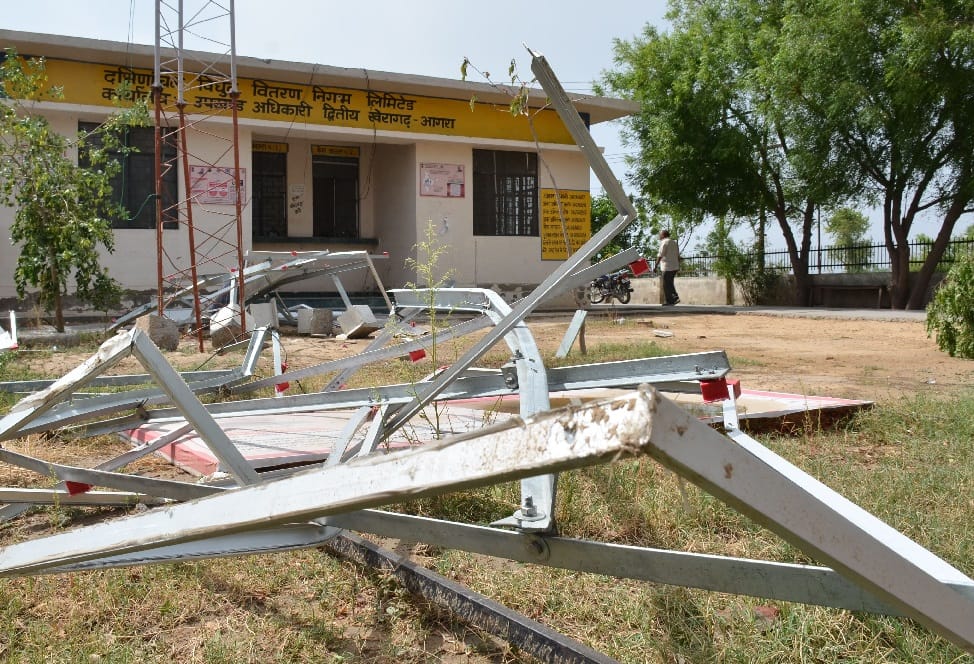 agra electricity crisis in eight states 