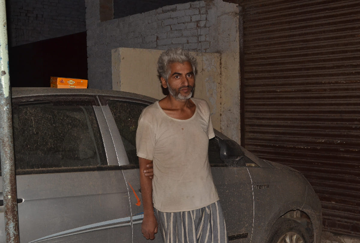 man sat several days near his brother's dead body