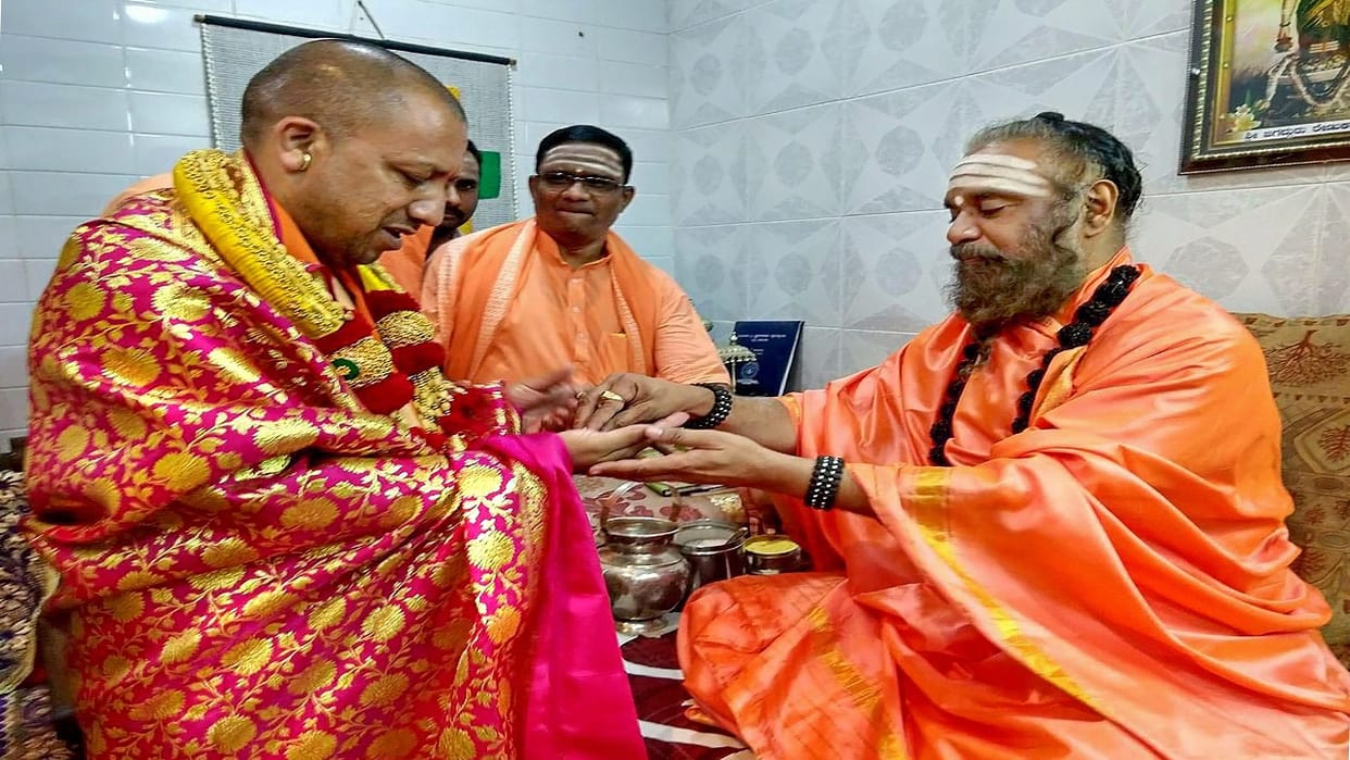 yogi adityanath massive campaign for bjp to counter congress Karnataka election