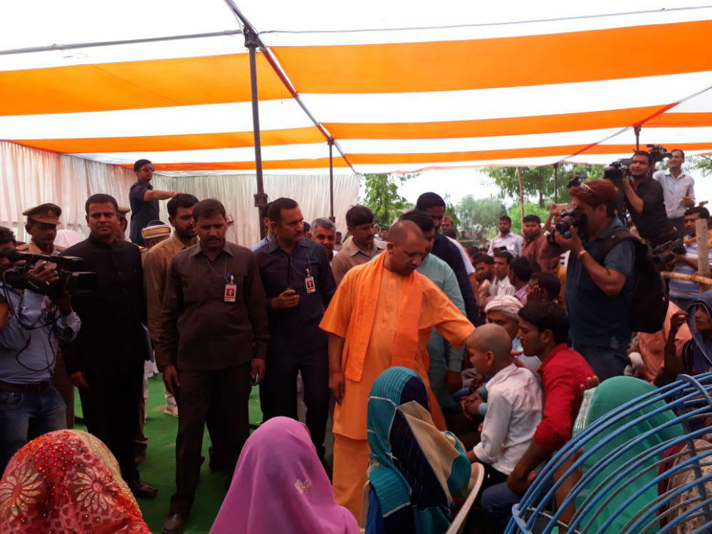 Cm Yogi Adityanath visit to storm affected areas of Agra