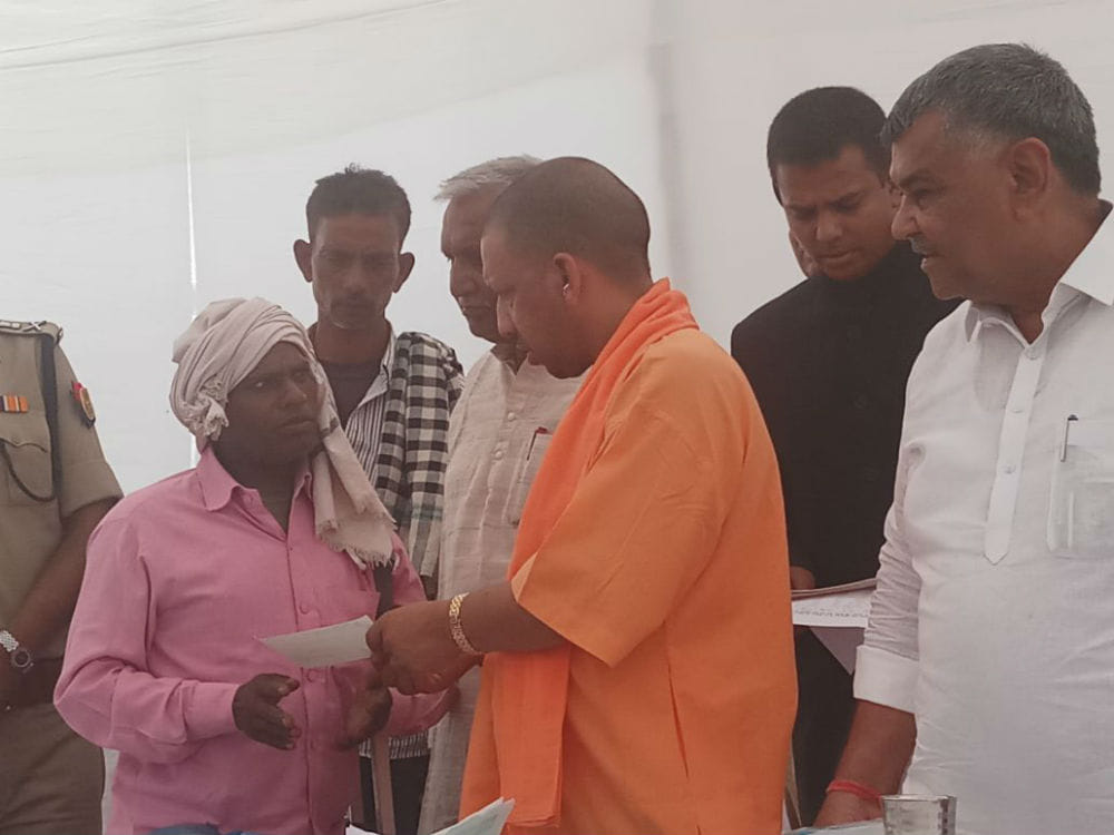 Cm Yogi Adityanath visit to storm affected areas of Agra