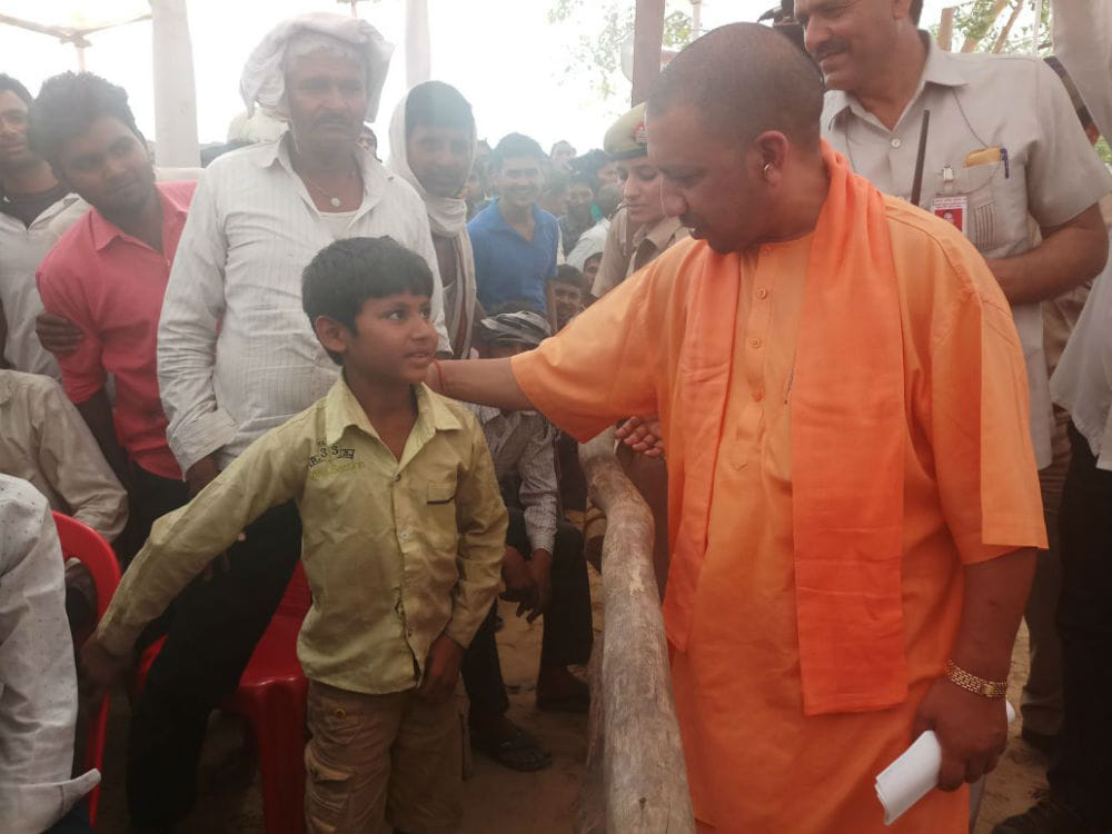 Cm Yogi Adityanath visit to storm affected areas of Agra
