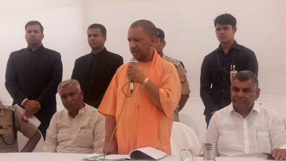 Cm Yogi Adityanath visit to storm affected areas of Agra