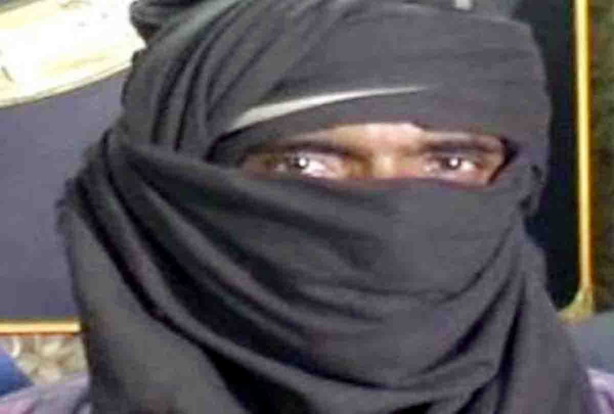 Police again created Chakravyuh for catching dacoit