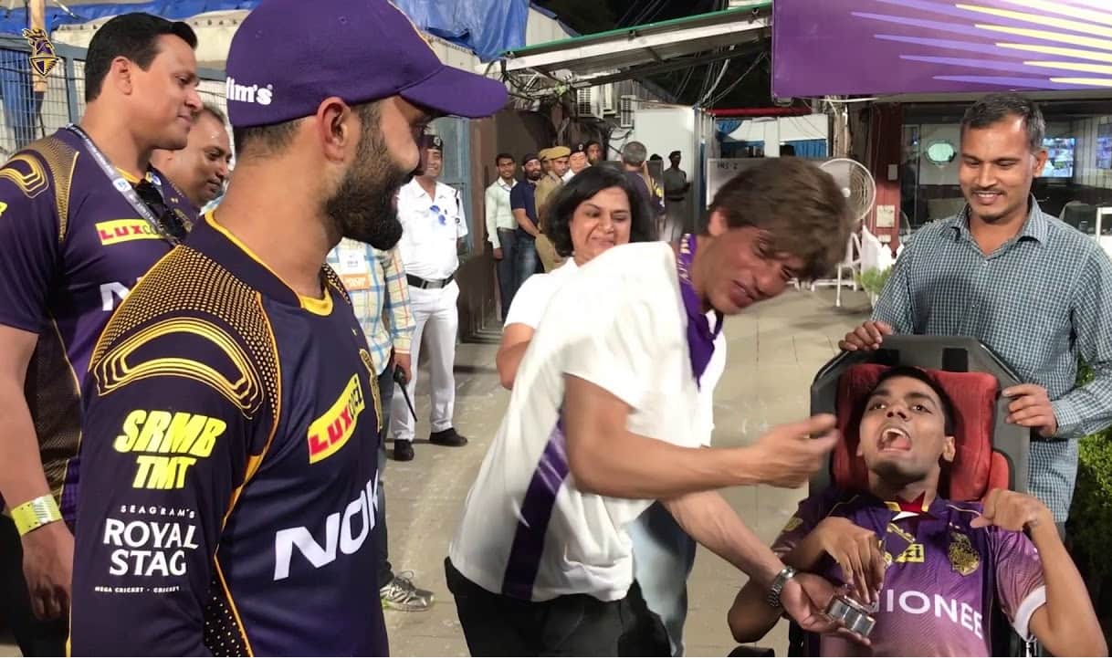 dinesh karthik meet with special fan of kkr harshul goenka in ipl 2018