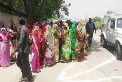 Shivpal singh yadav angery  at government programme in Etawah