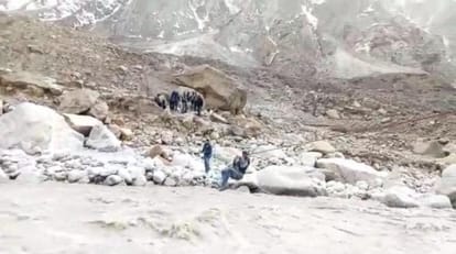 tourist stuck in gaumukh uttarkashi