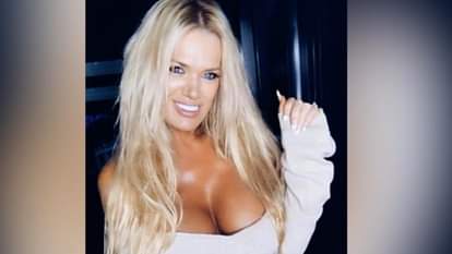 MEET THE HOTTEST GRANDMOTHER, GINA STEWART FROM AUSTRALIA