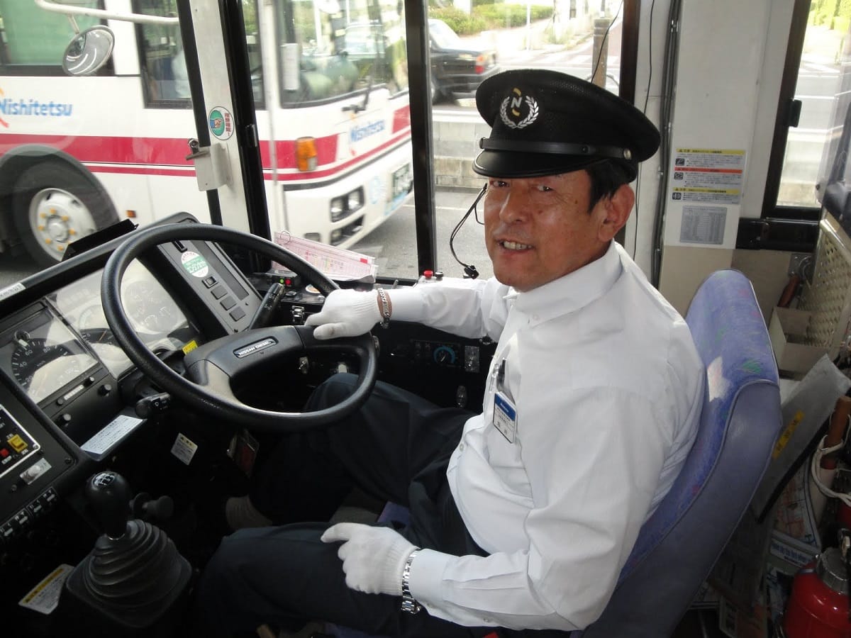japan bus drivers started free ride strike, didn't take money from passengers