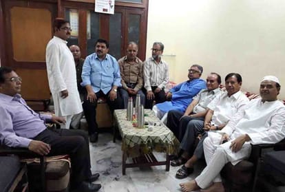 Jinnah photo removal case burnt in Kanpur
