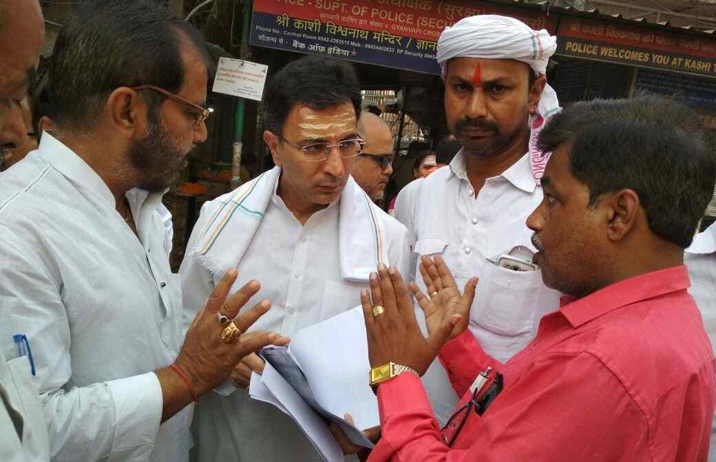 Congress leader jitin prasad stop sumukh vinayak temple gate by police
