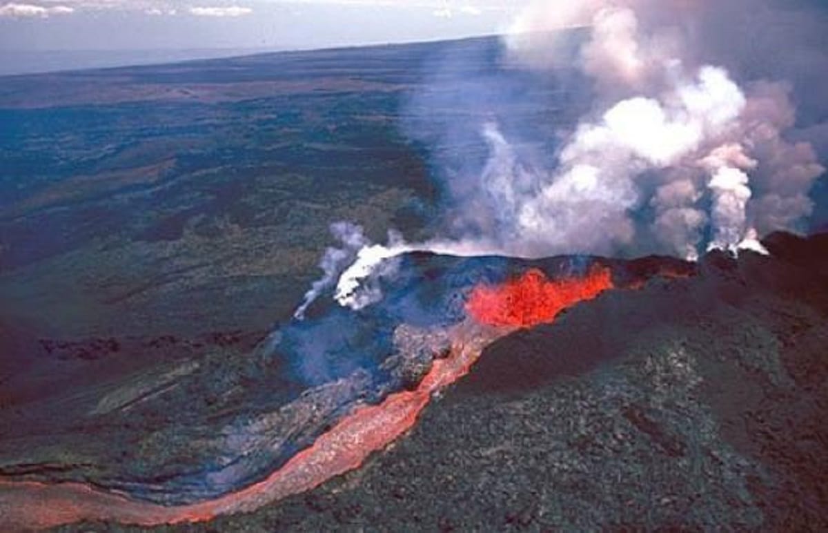 kilauea volcano erupts on friday in hawaii