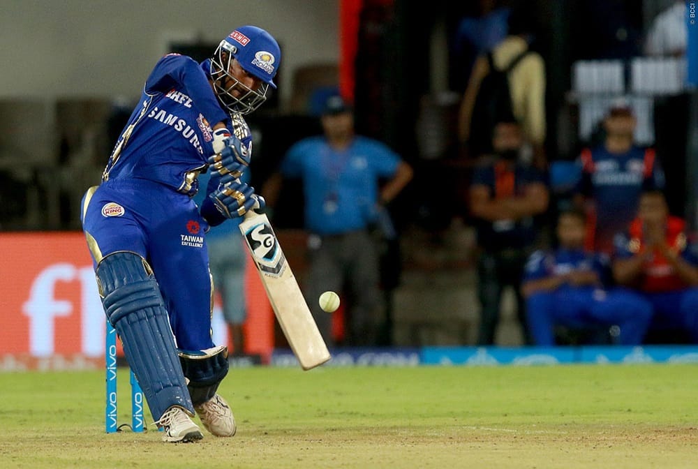 krunal pandya takes up robin singh challenge of scoring 10 runs in three balls