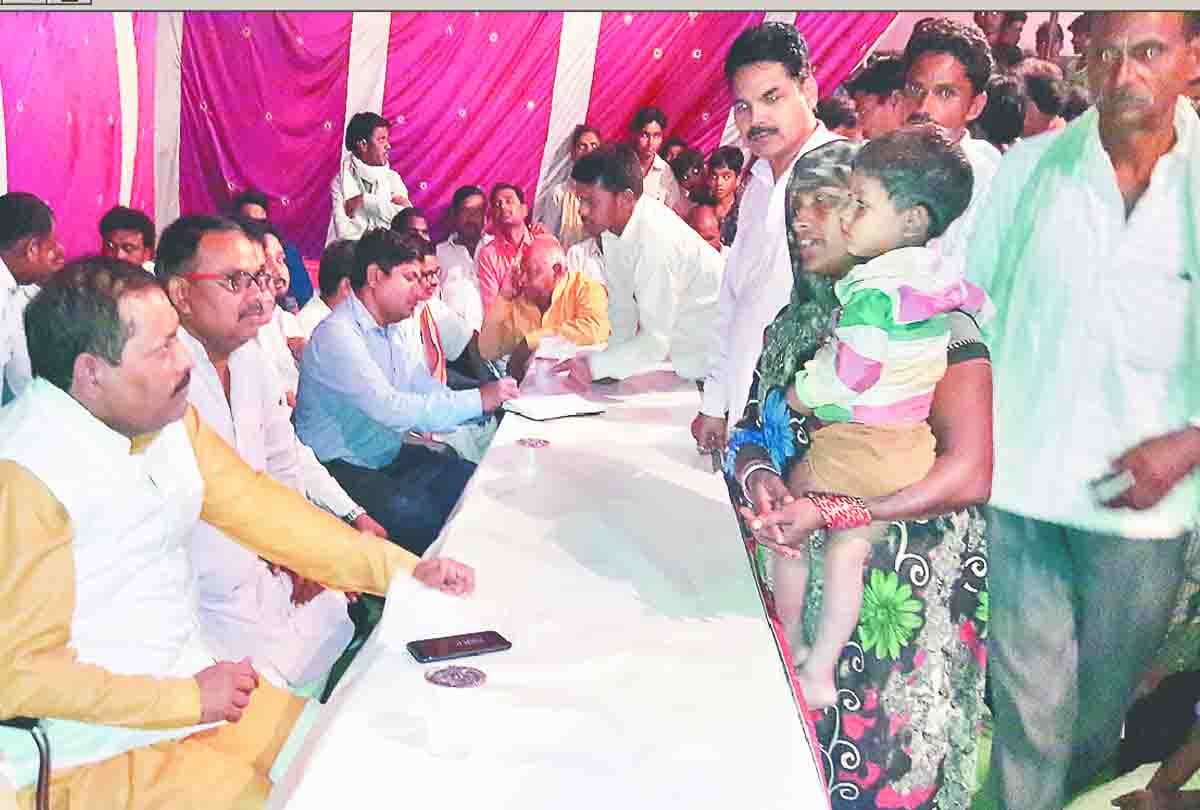 this scene was in bjp chaupal in hardoi