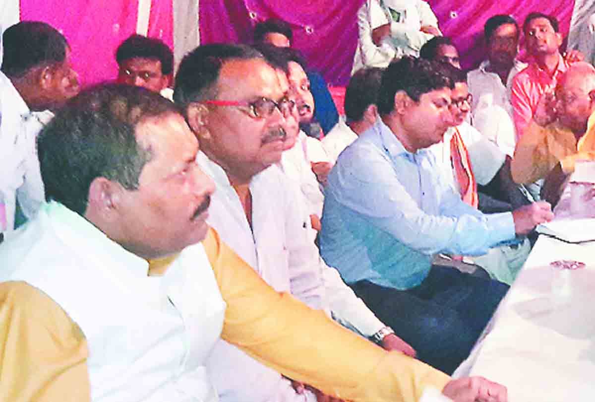 this scene was in bjp chaupal in hardoi