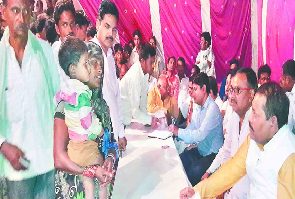 this scene was in bjp chaupal in hardoi