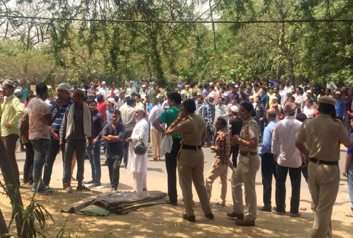 hindu organisations barred namaz in open area of gurugram, raised religious slogans