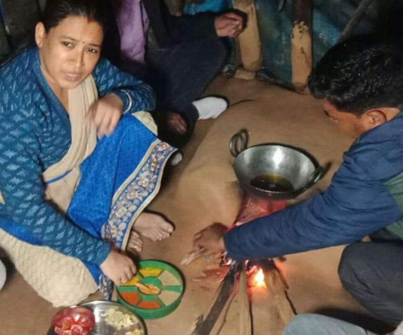 bjp minister cook food for dalit family 