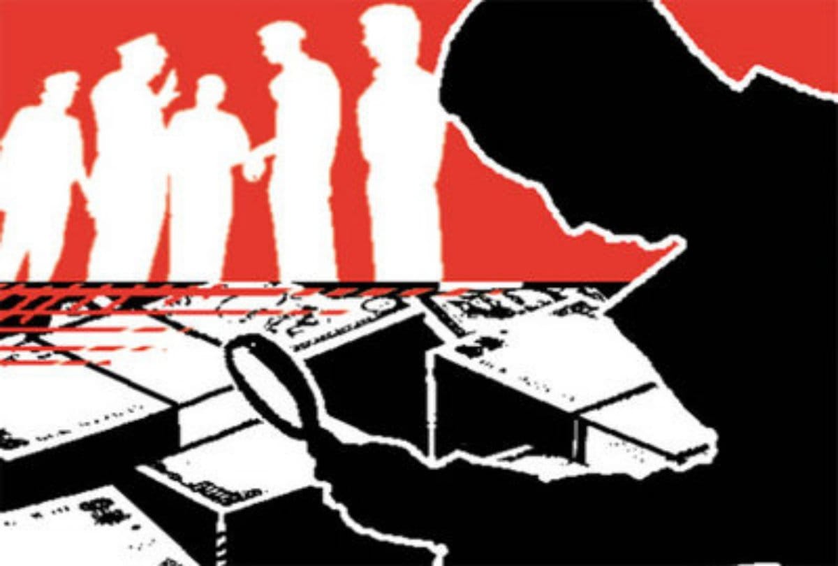 Manager transferred ninty lakh in family members account at sarva up gramin bank 