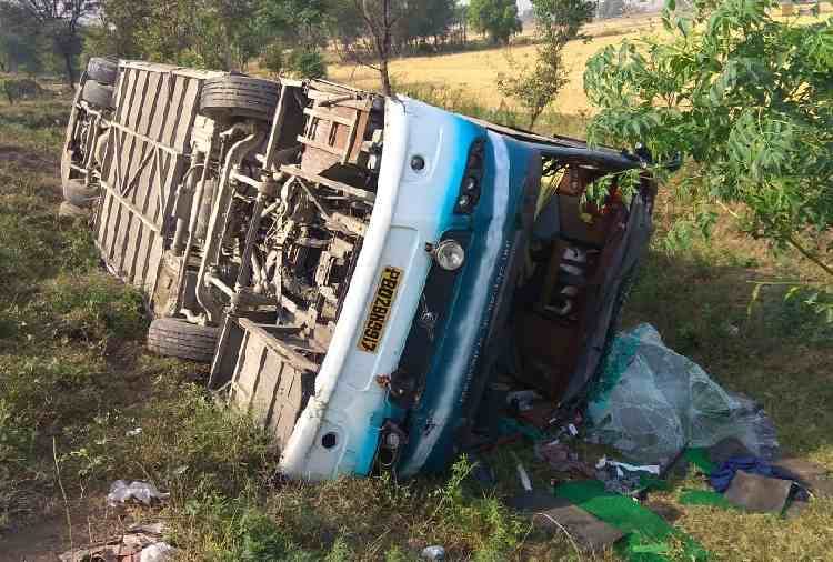 tourist bus accident in ropar of punjab, 13 injured