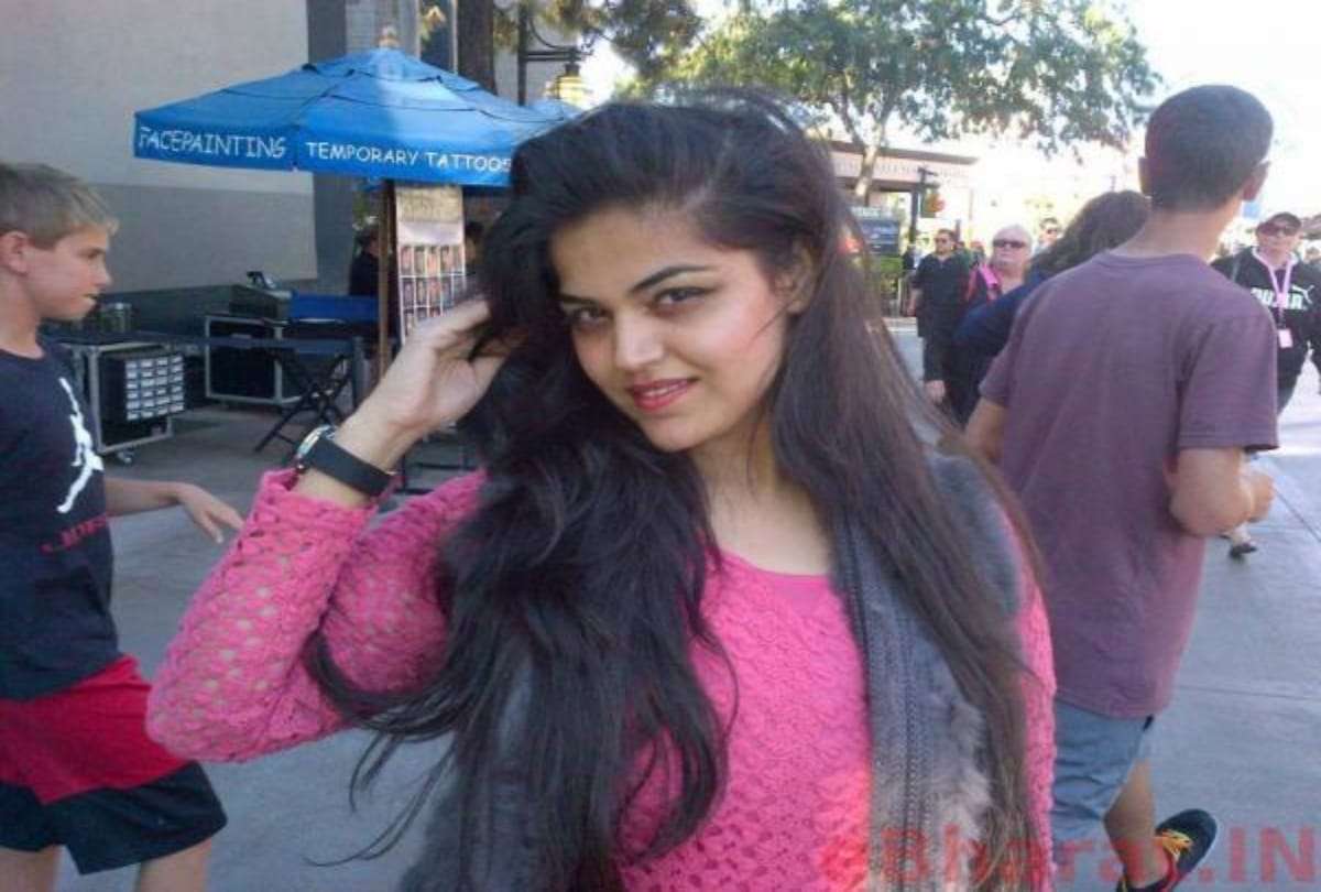 famous bollywood choreographer's wife is so beautiful and bold