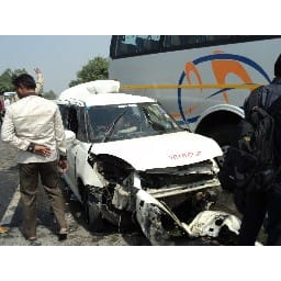 car entered in tourist bus, five injured