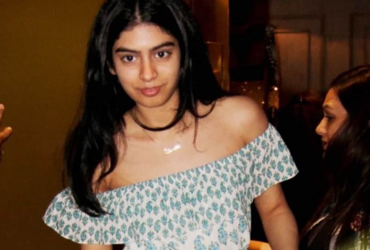 janhvi kapoor khushi kapoor visit manish malhotra store for sonam kapoor