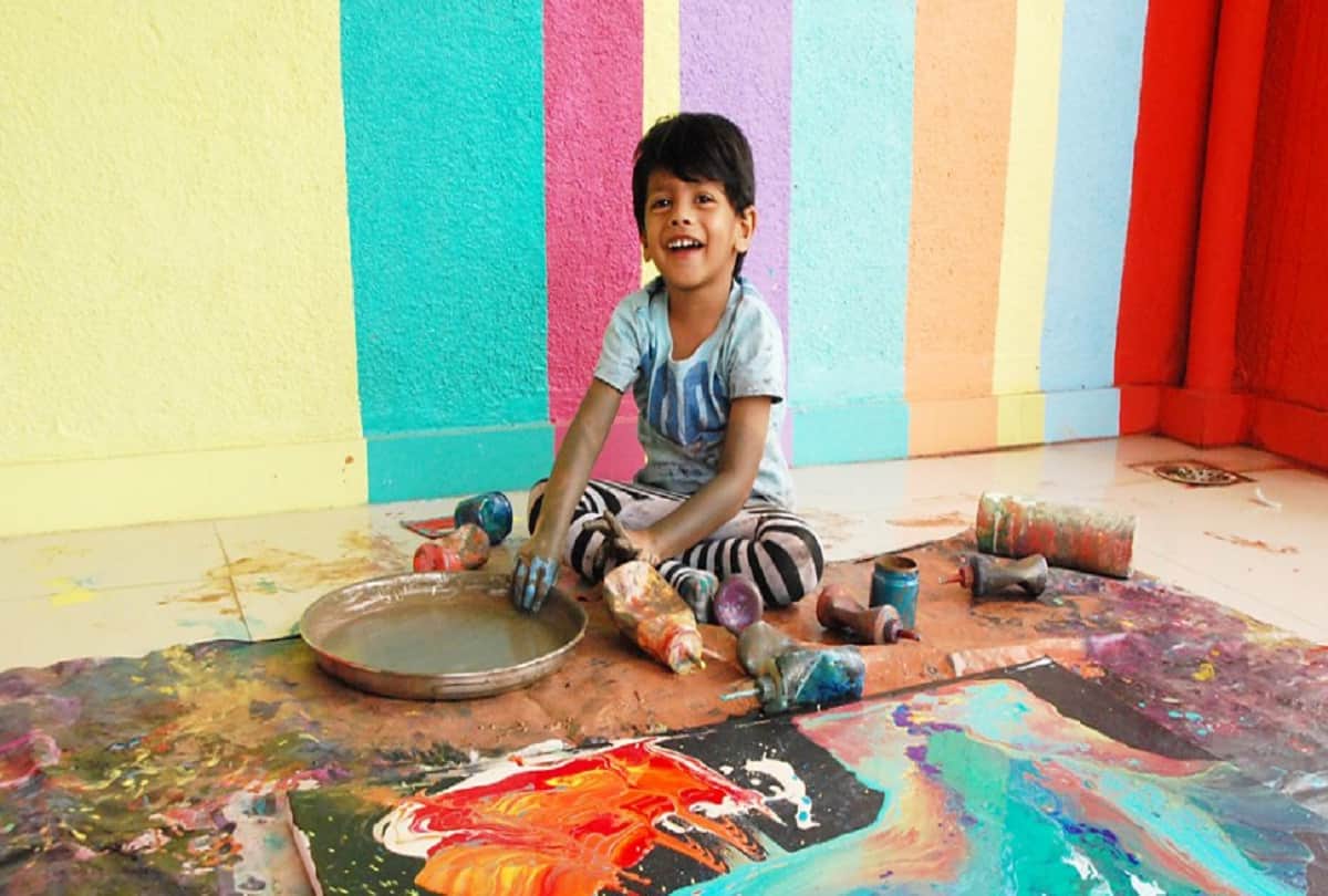 A four year old kids is an amazing artist, his Paintings sold in millions