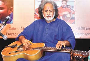 Shadow on the stars of Mohan Veena Pt. Vishvohan Bhatt's Hypnosis