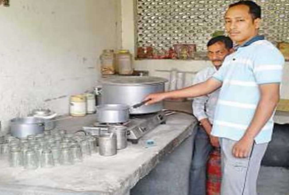 Tea shopkeeper Arvind become pcs officer success story after upsc exam, Dehradun