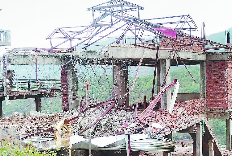 रविवार को भी तोड़े अनधिकृत निर्माण