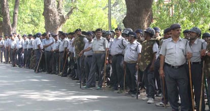 Case registered against nine BHU students for outrage