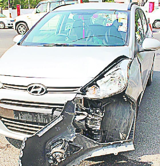 truck ki takkar se chaar baar palti car