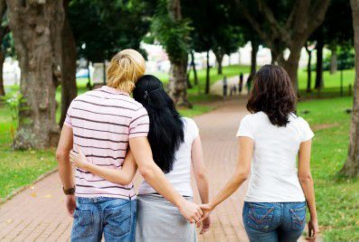 Three women expressed their right on bhiwadi man, accused of cheating