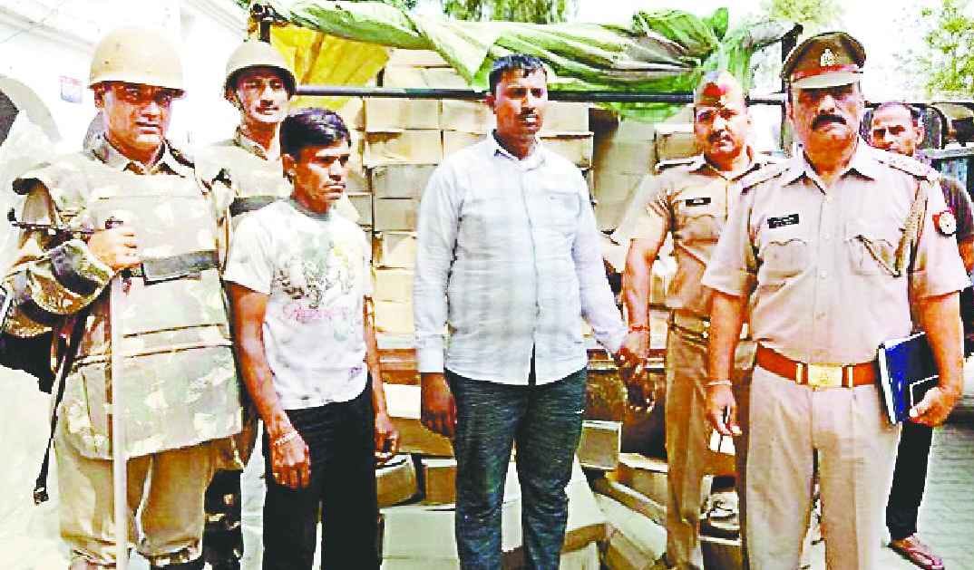 Caught 35 lakh liquor liquor smuggled