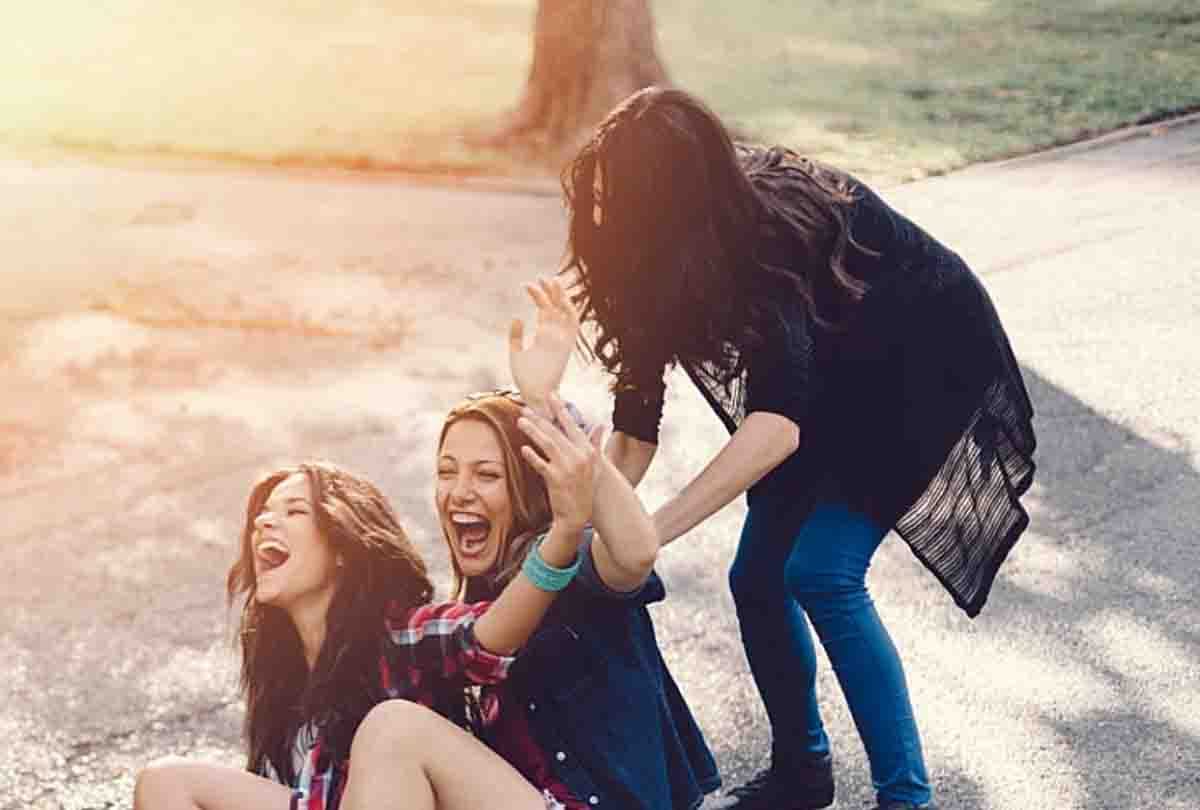 on the world laughter day know about benefits of laughing