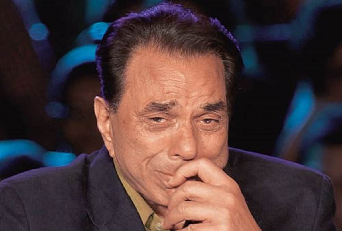 dharmendra busy in his farm house look at the video