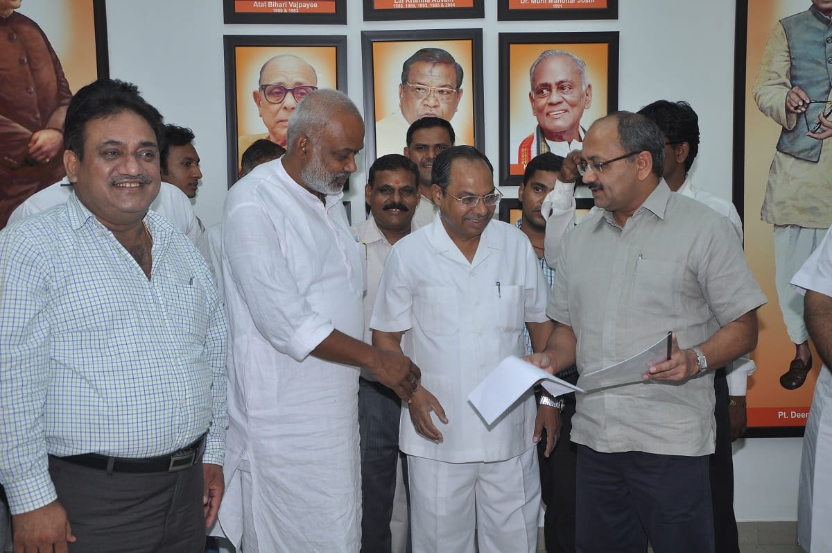 Sanjay Paswan argument with the institute former director DM Diwakar