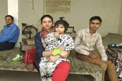 MOHAMMAD SHAMI WIFE HASIN JAHAN REACHES HIS AMROHA HOUSE