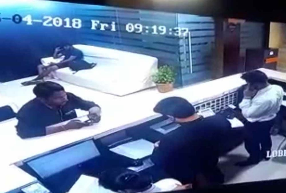 A man murdered in hotel continental in lucknow.