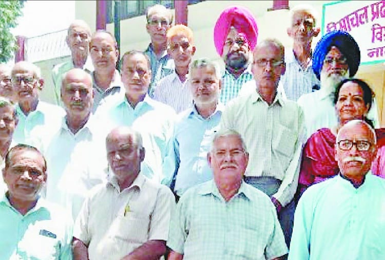 चिकित्सा प्रतिपूर्ति बिलों के भुगतान न होने से आहत है पेंशनर