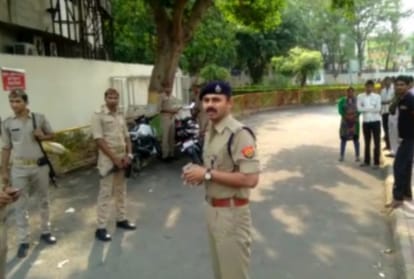 A man died after get shot in gomati nagar in lucknow.