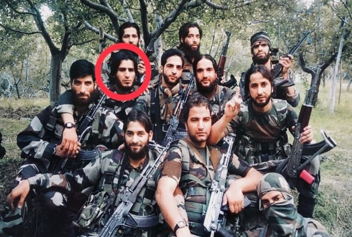 SHOPIAN ENCOUNTER SADDAM PADDAR WAS FORMER STONE PELTER AND CLOSE TO BURHAN