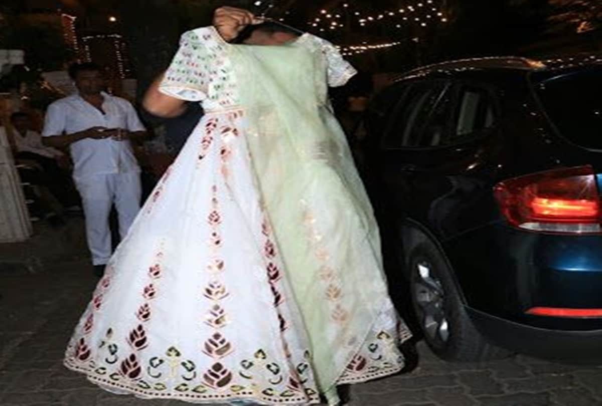 Sonam kapoor got her mehendi ceremony lehnga