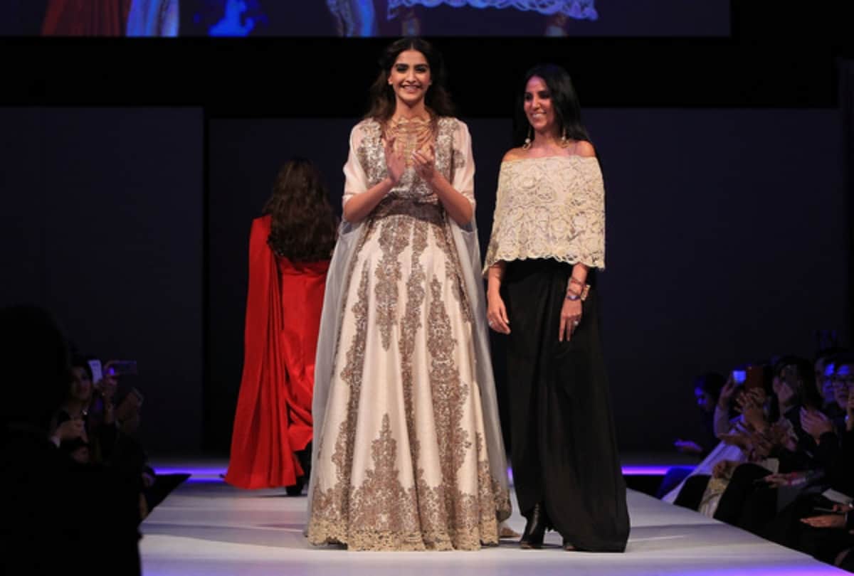 sonam kapoor wedding outfit make ready 3 fashion designer